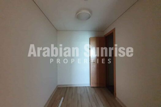 Full Sea View Apt on High Floor