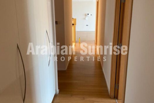 Ready to Move in | High Floor | Community View