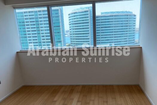 Ready to Move in | High Floor | Community View