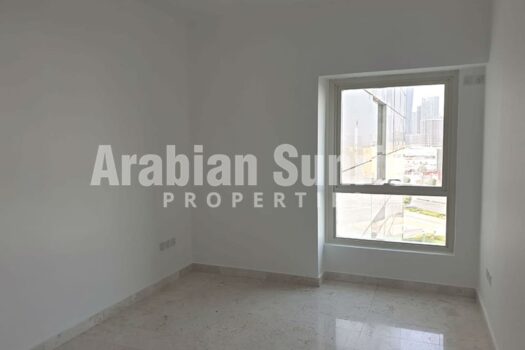 Apt with Huge Layout + Balcony | Rental Refund