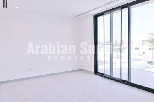 Corner Unit | Huge Layout | Ready to Move in