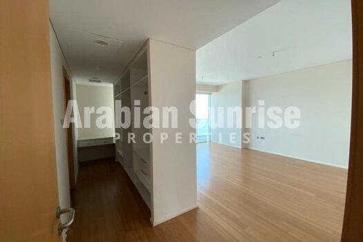 High Floor 3+M BR Apt with Sea View