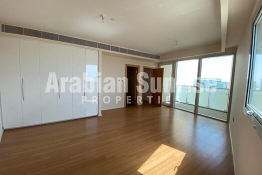 High Floor 3+M BR Apt with Sea View