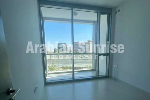 High Floor Apt with Rent Refund | Great Location
