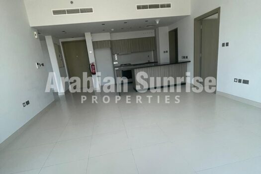 High Floor Apt with Rent Refund | Great Location