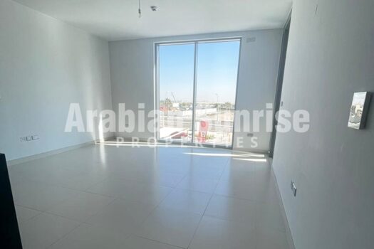 High Floor Apt with Rent Refund | Great Location