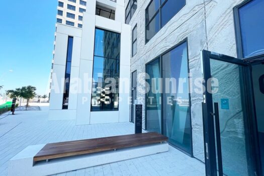 High Floor Apt with Sea View