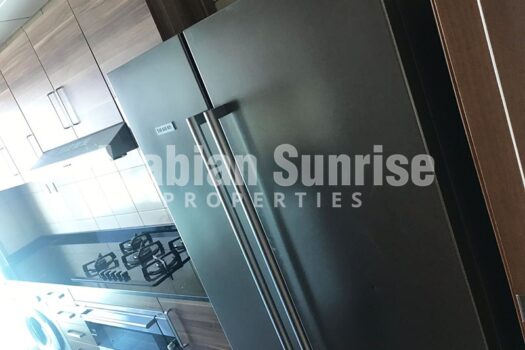 Vacant | Huge 3+M w/Sea View | High Floor