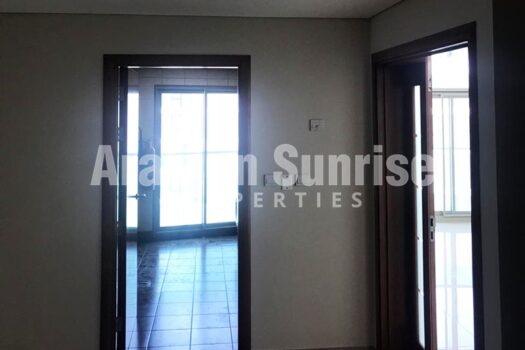Vacant | Huge 3+M w/Sea View | High Floor