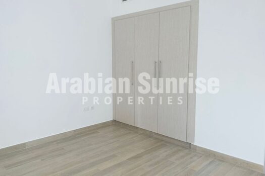High Floor Apt with Partial Canal View Apt