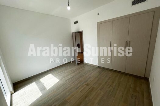 High Floor Apt with Partial Canal View Apt