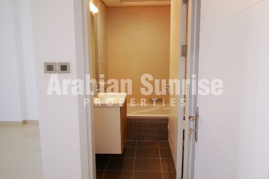 Renovated Apt with Full Sea View | Vacant
