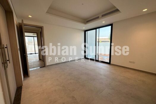 Vacant | Corner 5+M BR Villa | Luxury Living