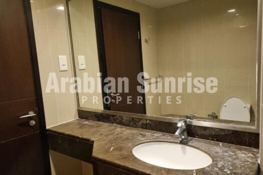 VACANT | High Floor Sea View Apt