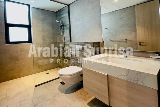 Ready to Move in | Mid Unit | Light Finish