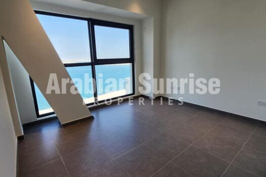 High Floor Apt with Sea View | High ROI