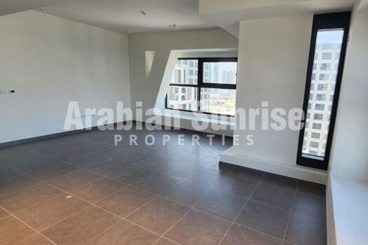 High Floor Apt with Sea View | High ROI