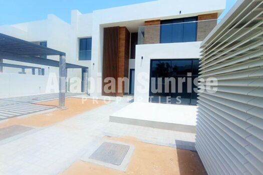 Ready to Move in | Mid Unit | 2 Payments