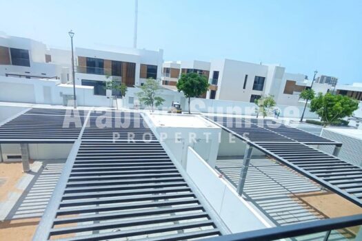 Ready to Move in | Mid Unit | 2 Payments