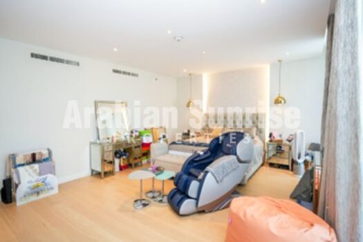 Luxurious Living | 4+Maids | Ready to Move in