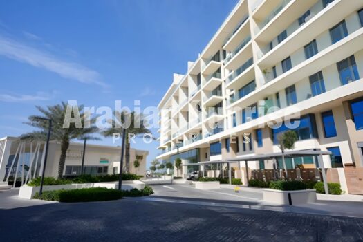 Luxurious Living | 4+Maids | Ready to Move in