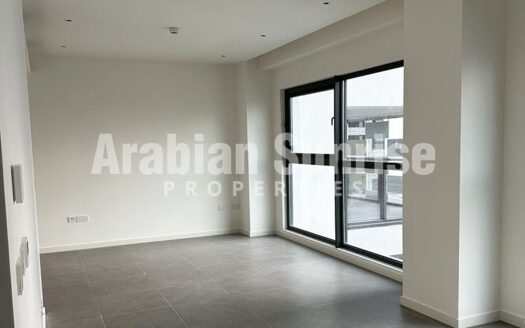 High Floor Apt with Sea View