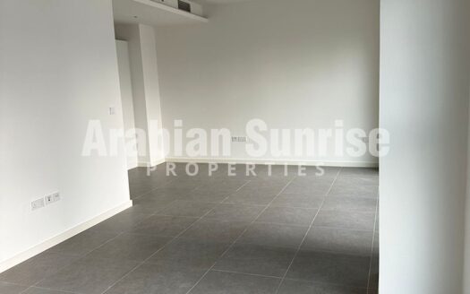 High Floor Apt with Sea View