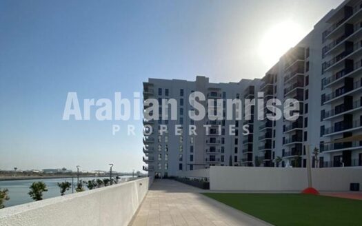 Vacant 1st July | Partial Canal + Sea World View