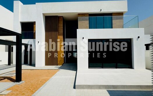 Ready to Move in | Mid Unit | Light Finish
